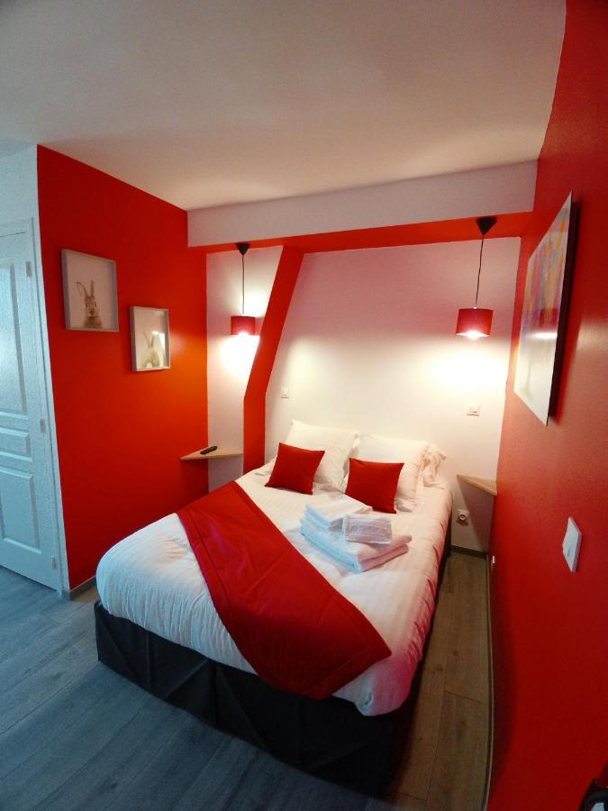 Les Remparts Hotel La Madelaine-sous-Montreuil Exterior photo