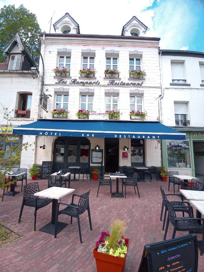 Les Remparts Hotel La Madelaine-sous-Montreuil Exterior photo